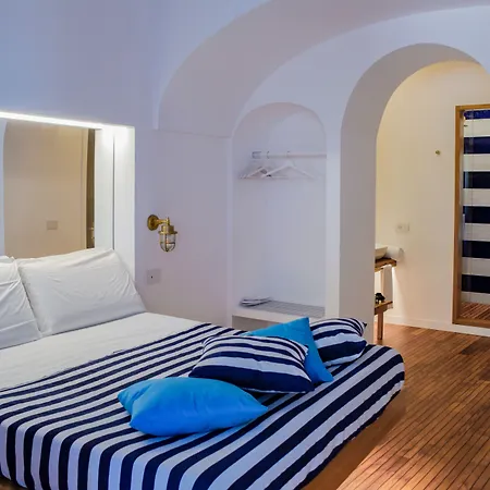 Lampara Mare Bed & Breakfast 4*